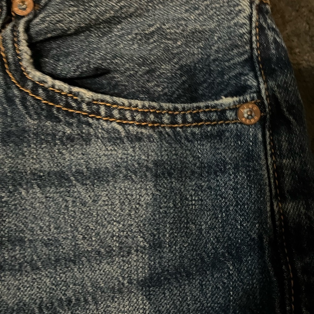 Distressed Blue Jeans - Picture 5 of 6